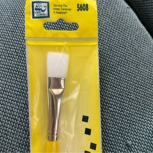 5608 Professional Ceramic & Craft Brush with White Bristles